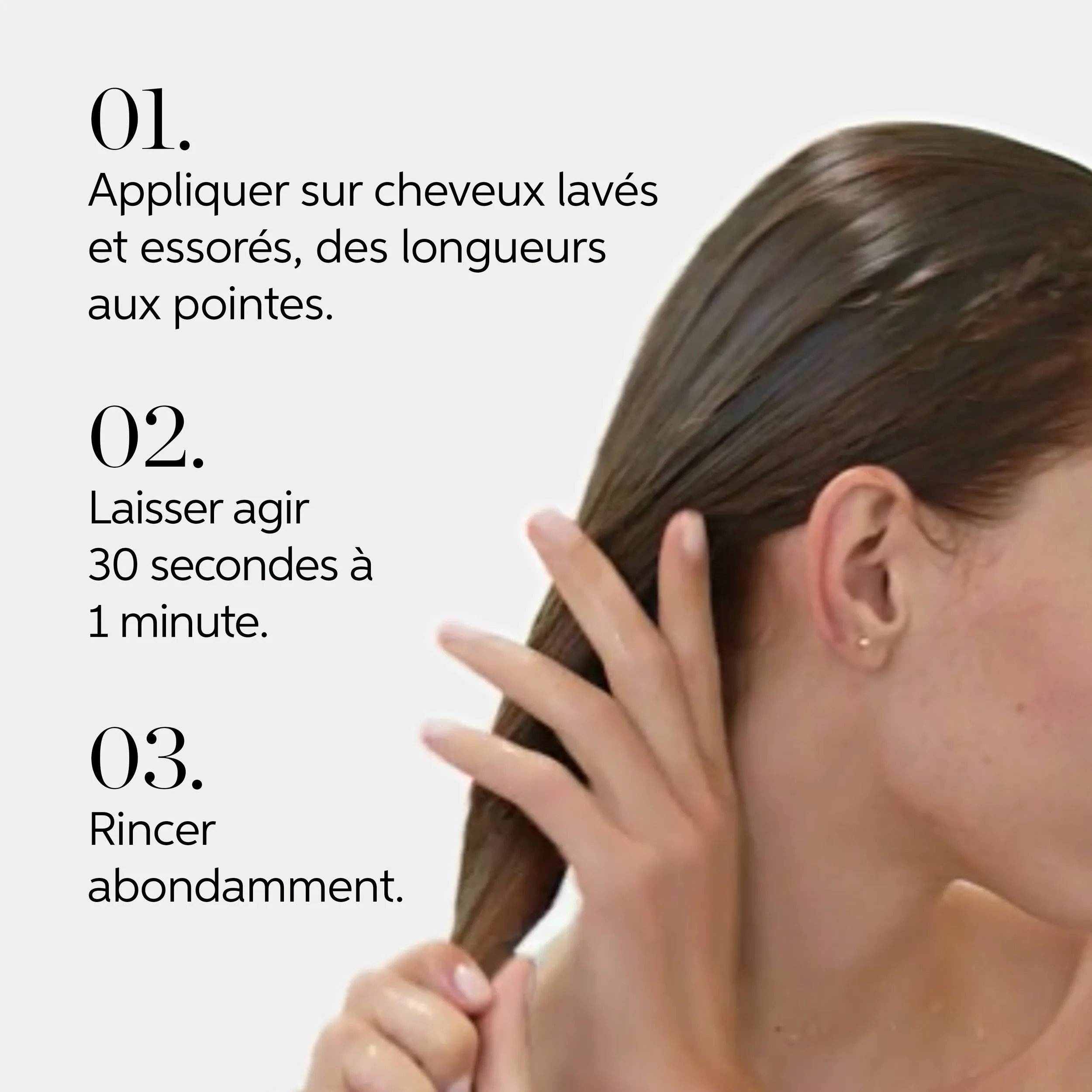 Image représentant une femme se lavant les cheveux avec des instructions numérotées : appliquer sur les cheveux mouillés, masser et faire mousser, rincer et répéter.