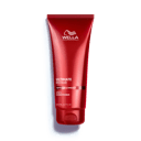 Packshot of Wella Ultimate Repair Conditioner.