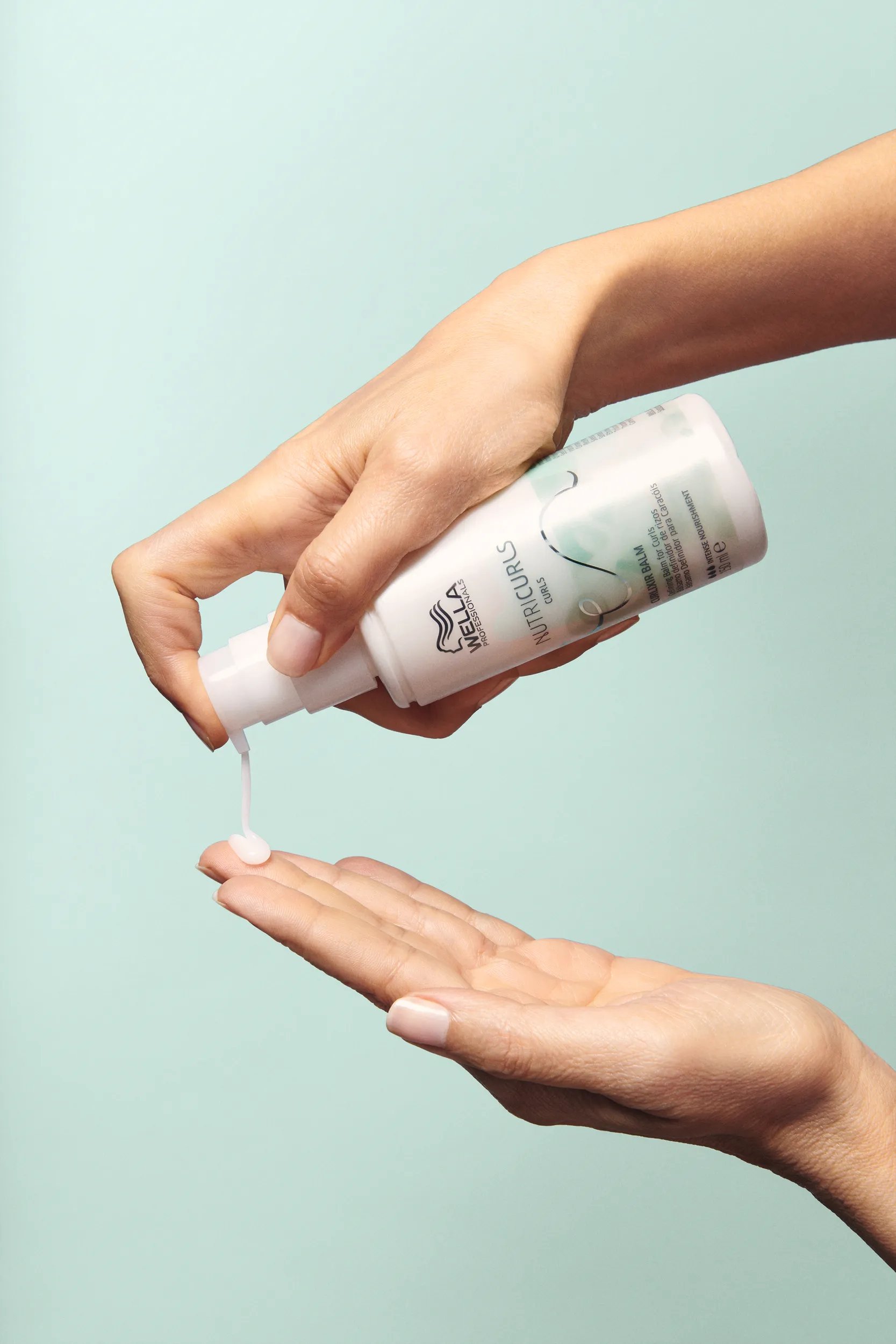 Model holding Nutricurls Balm