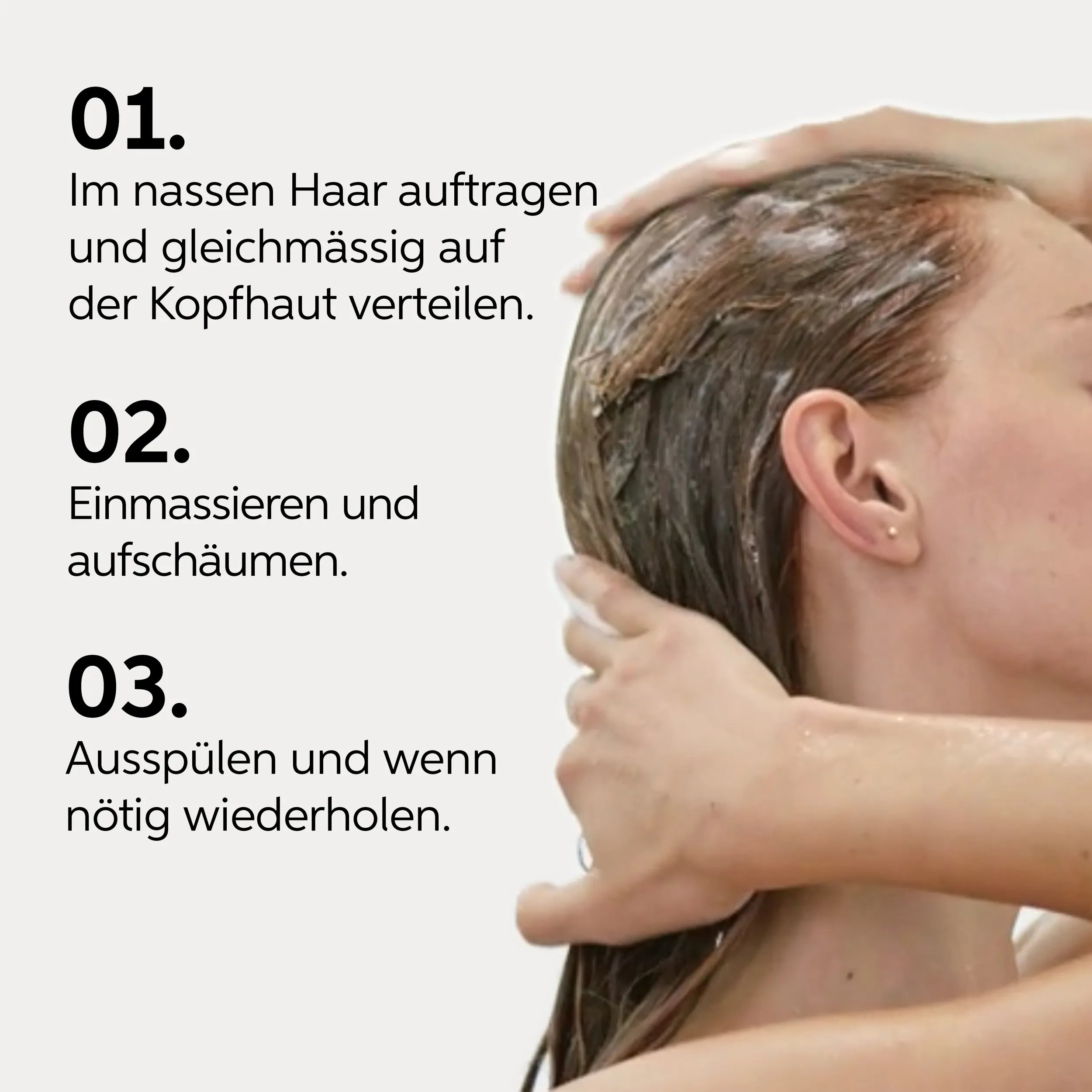 Bild welches die Anwendung des Invigo Volume Boost Shampoos anzeigt