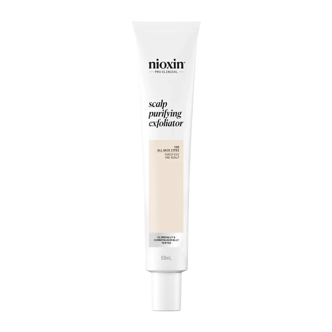 nioxin scalp purifying exfoliator su sfondo bianco