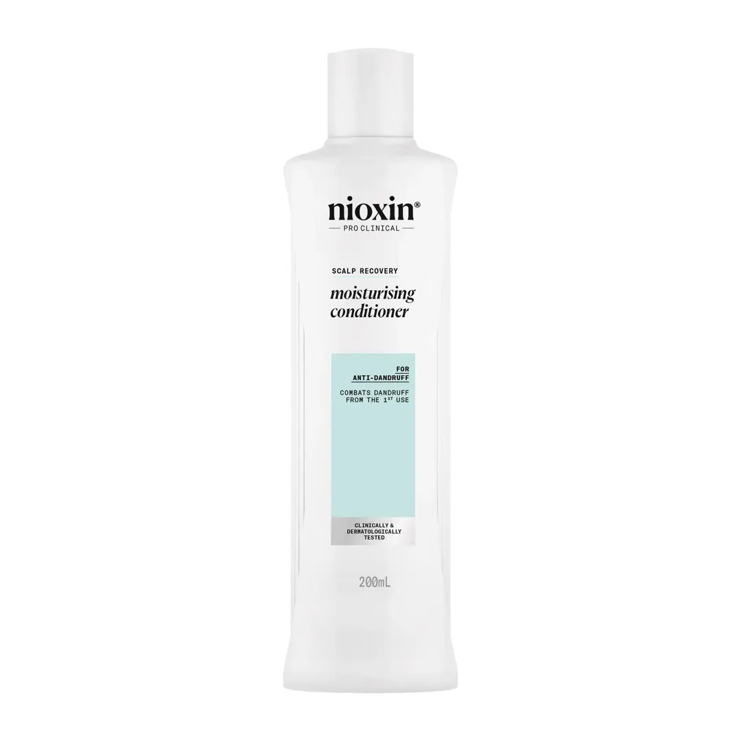 Nioxin Moisturizing Conditioner su sfondo bianco