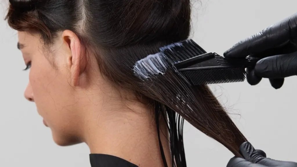 SmoothFiller treatment is applied to model’s hair.
