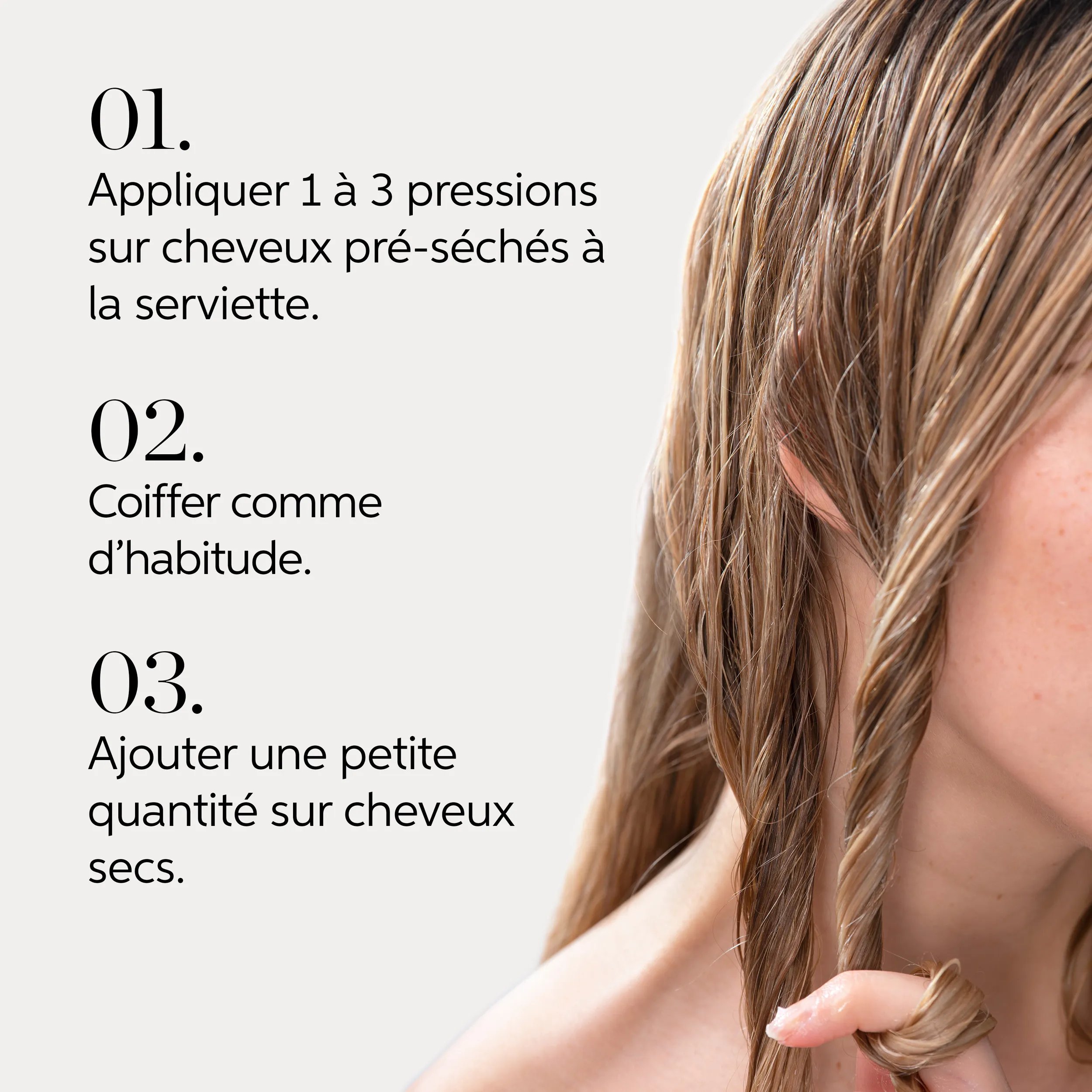 Femme utilisant l'Oil Reflections Luminos Smoothing Oil de Wella Professionals avec le mode d'emploi. Le texte se lit : appliquer 1 à 3 pompes dans la main et répartir sur les longueurs et les pointes des cheveux essorés, coiffer comme d'habitude, ajouter une petite quantité sur les cheveux secs.