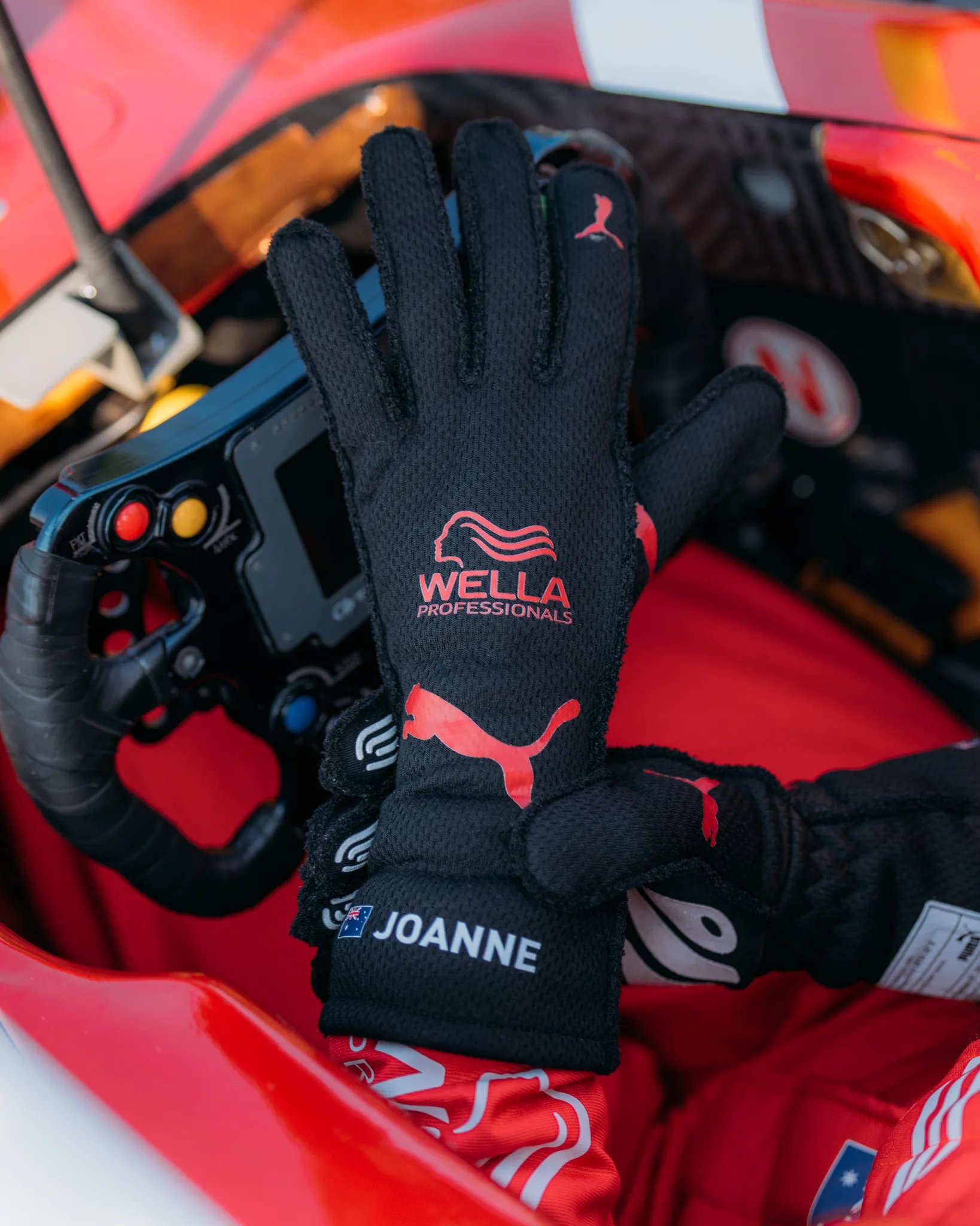 Wella Professionals F1 Academy gloves