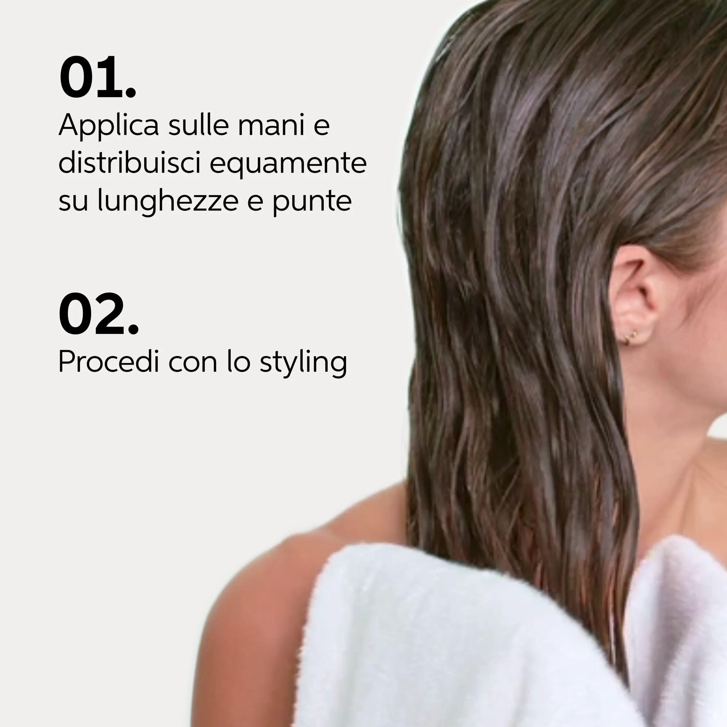 Testo che descrive l'uso di Invigo Nutri-Enrich Frizz Control Cream in 2 passaggi: '01, Applicare sulle mani e distribuire uniformemente su lunghezze e punte dei capelli tamponati. 02, Procedere con lo styling', accanto alla foto di una modella che tampona i capelli castani umidi con un asciugamano.