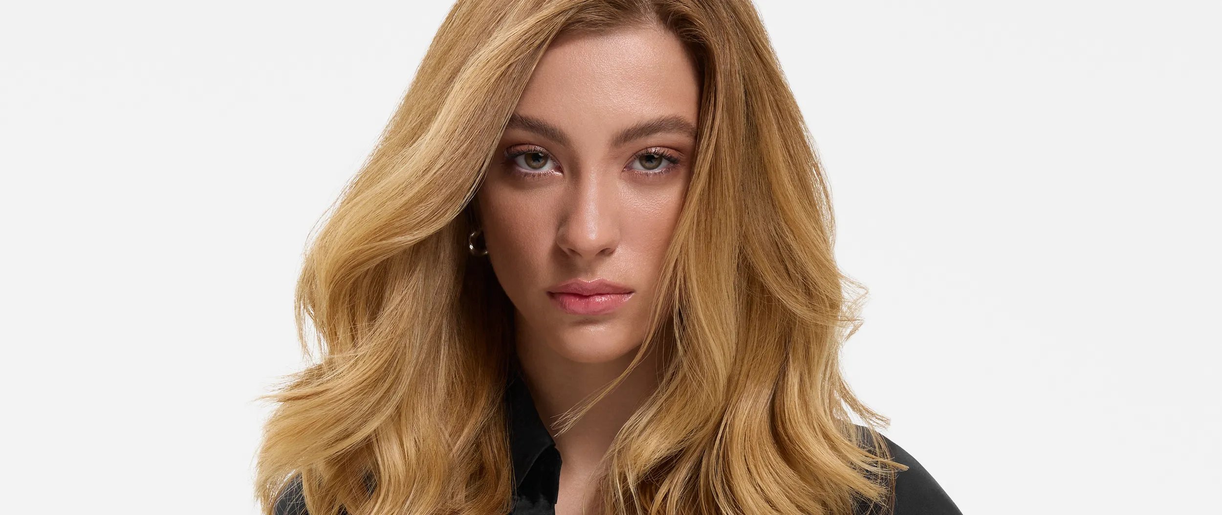 Close-up image of model with blonde hair
