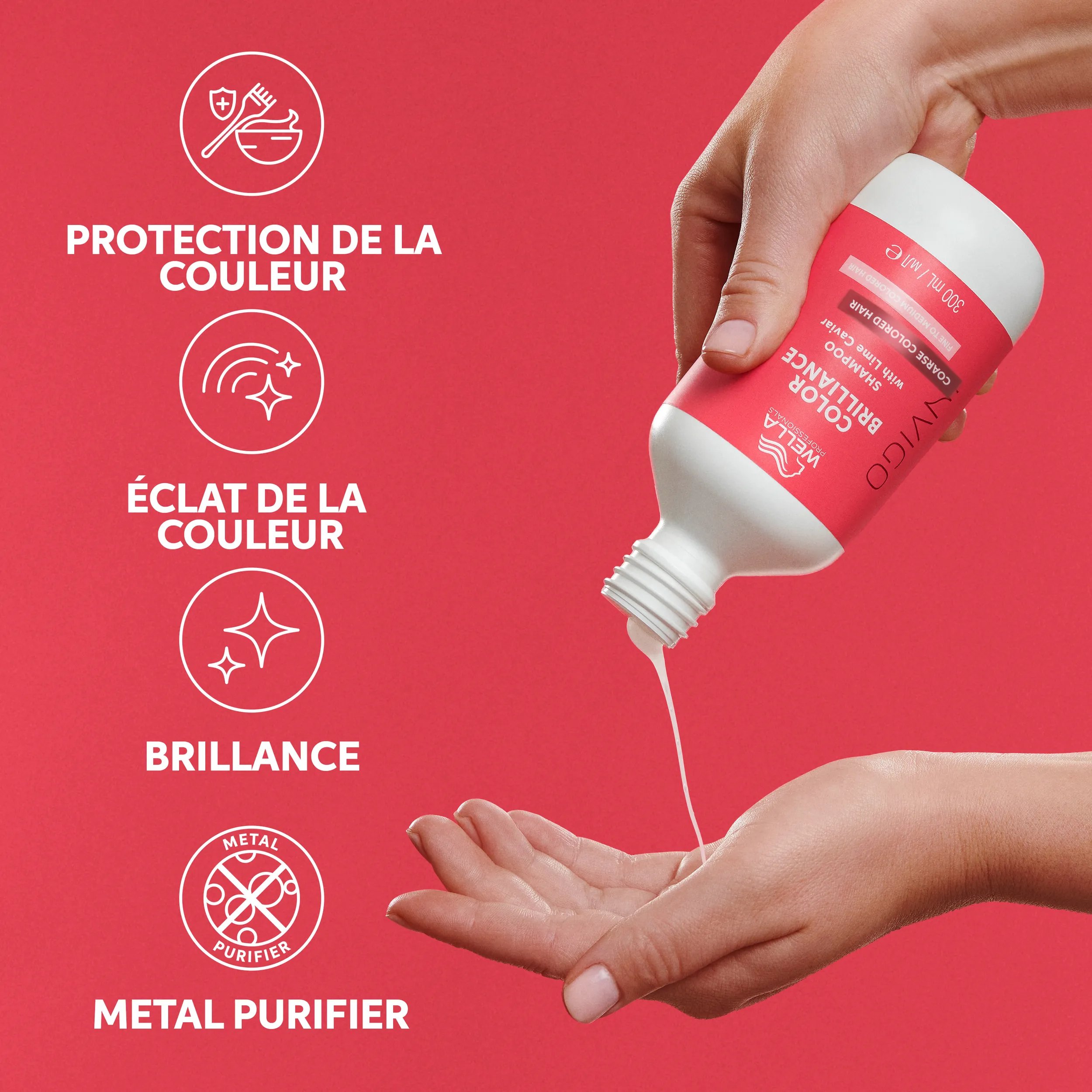 Photographie du bras d'une femme qui passe une bouteille de shampoing pour cheveux fins Invigo Brilliance à une autre femme, à côté d'un texte indiquant "protection de la couleur, éclat de la couleur, brillance et Metal Purifier".