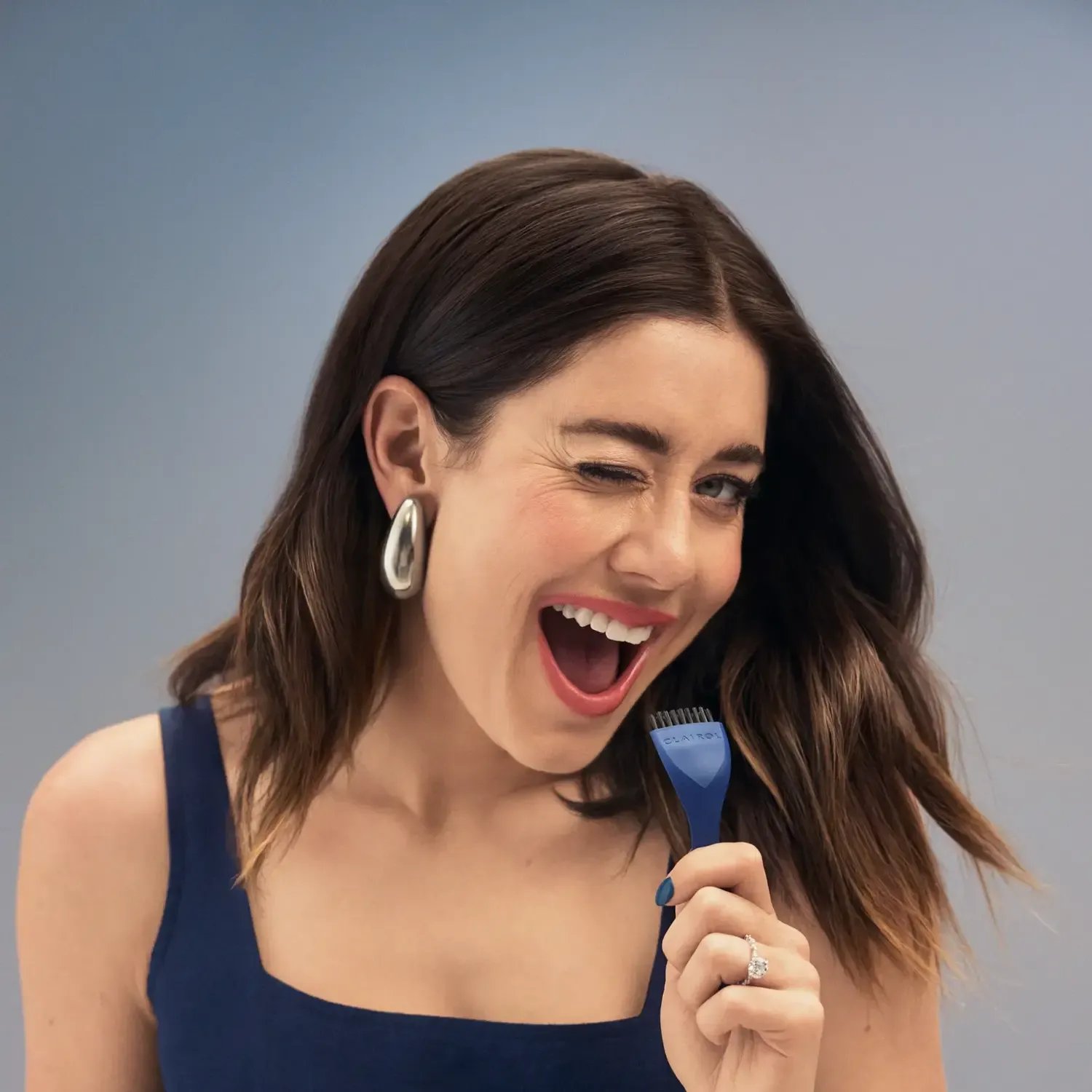 Root Touch-Up Woman with long dark hair